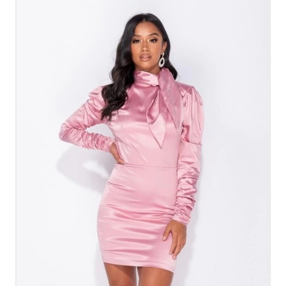 LIGHT PINK SATIN BOW LONG SLEEVE DRESS WITH PUSSYCAT BOW A LAVALLIERE - Picture 5 of 5
